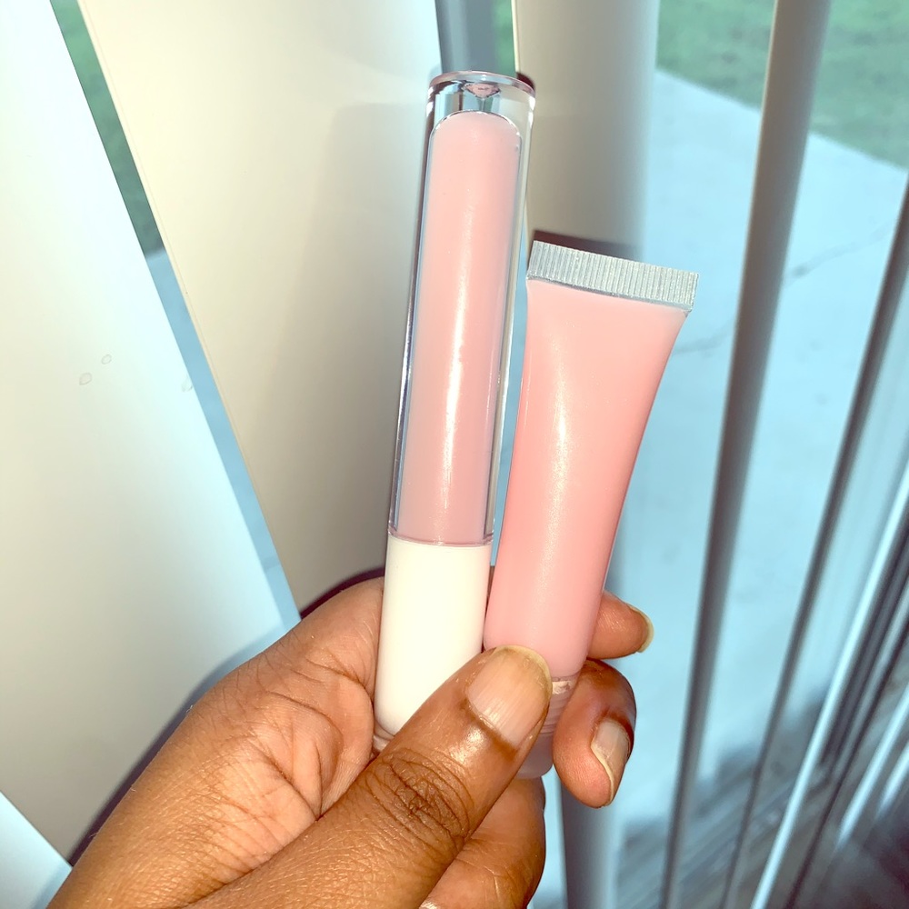Handmade vegan and cruelty free lipgloss!!